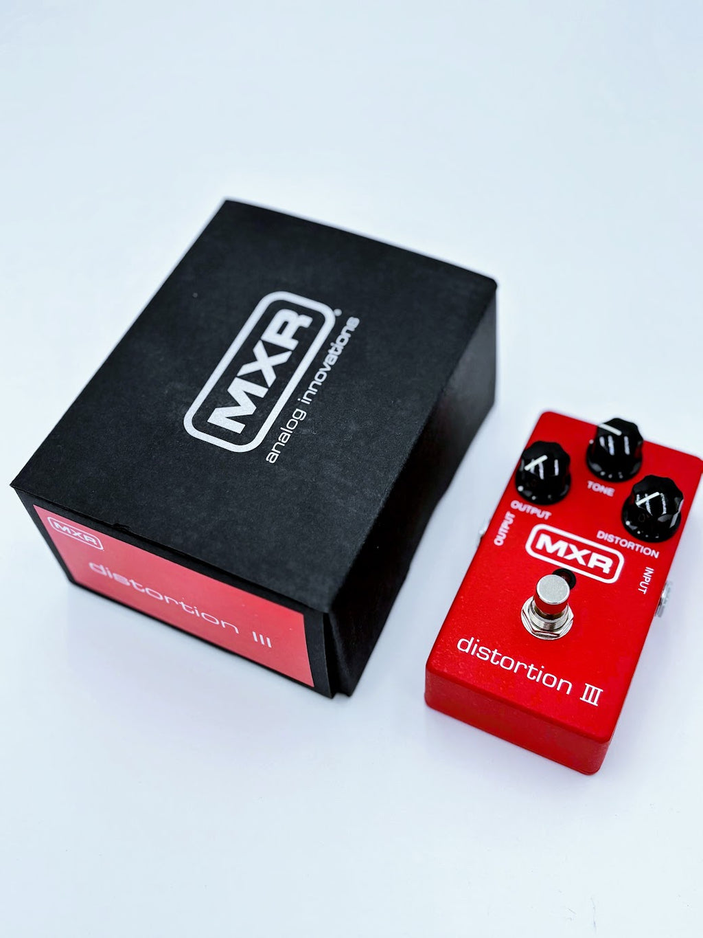 MXR Distortion III Guitar Pedal – Sweet Overdrive to Massive Crunch (Includes Cables)